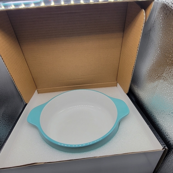 KitchenAid 2.25 QT Round Casserole Baker Light BLUE Verified Stoneware Handles - Picture 4 of 8